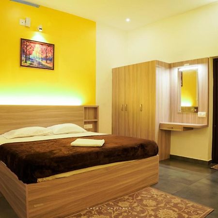 Happy Holidays Resort Kanthalloor エクステリア 写真