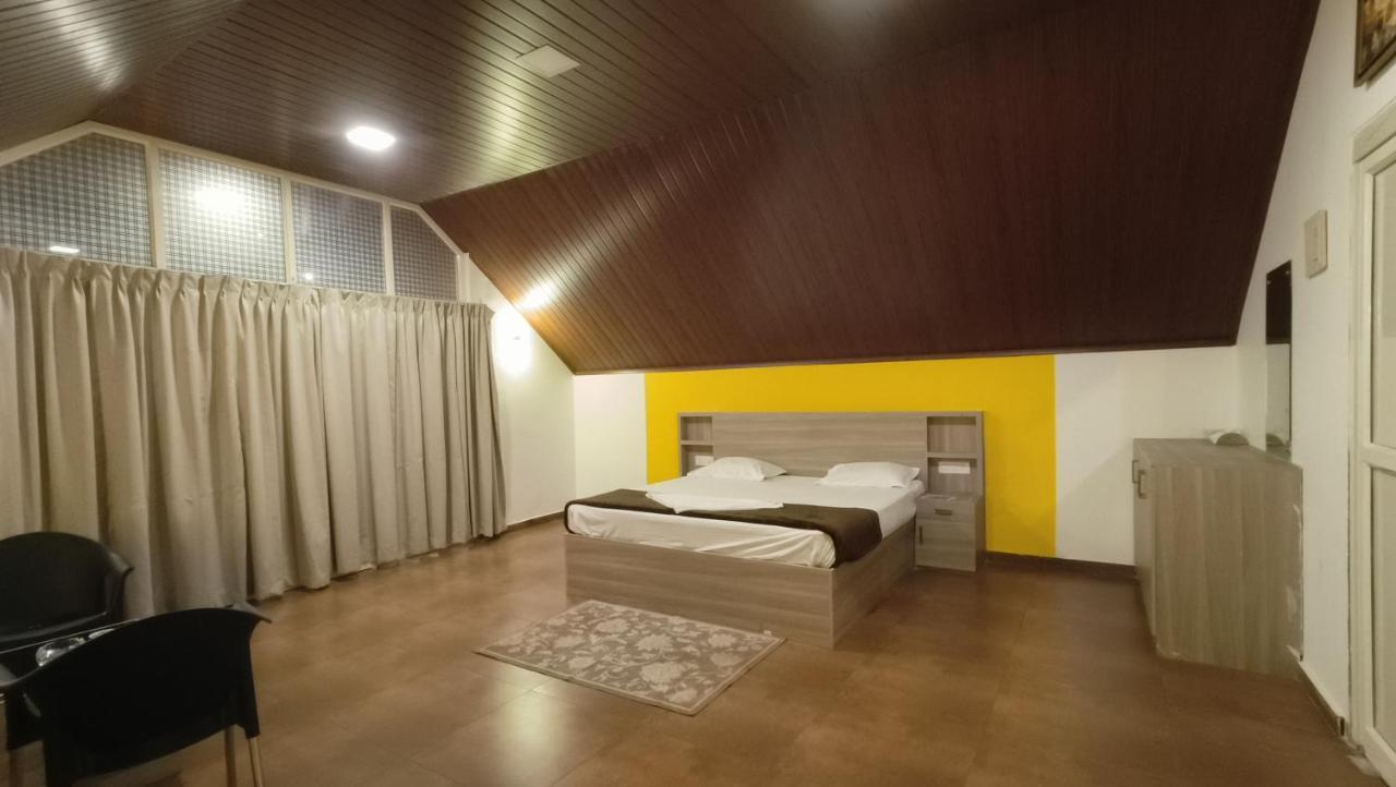 Happy Holidays Resort Kanthalloor エクステリア 写真